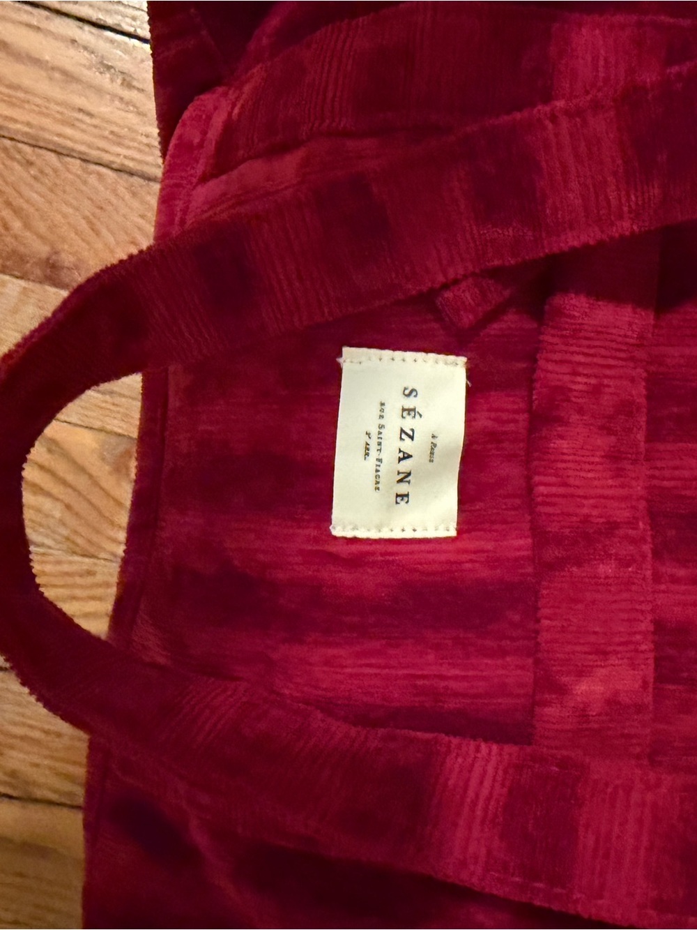Sezane Red Velvet Women's bowling bag with Gold Hardware - Picture 6 of 6
